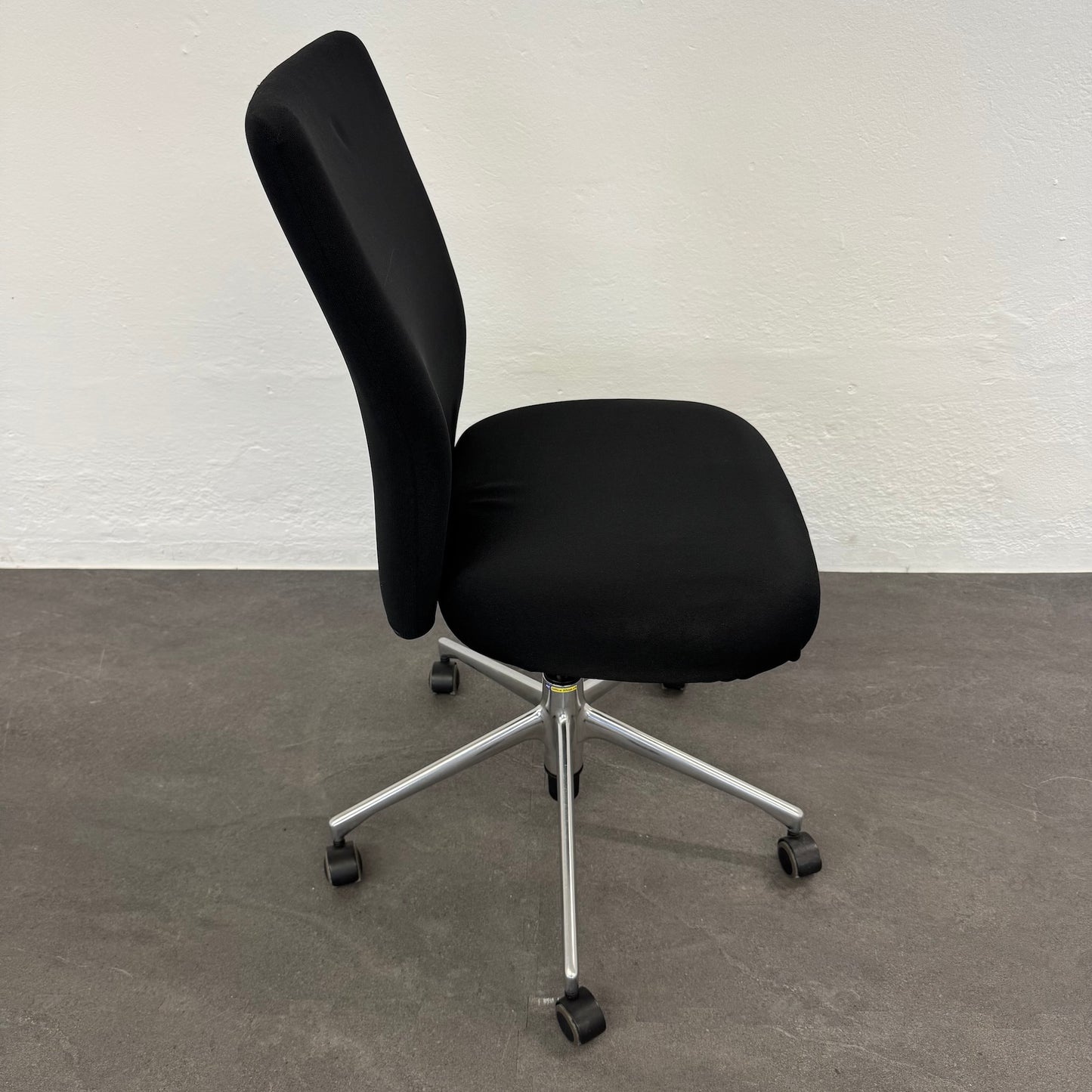 Vitra T-Chair Bürodrehstuhl seitliche Ansicht