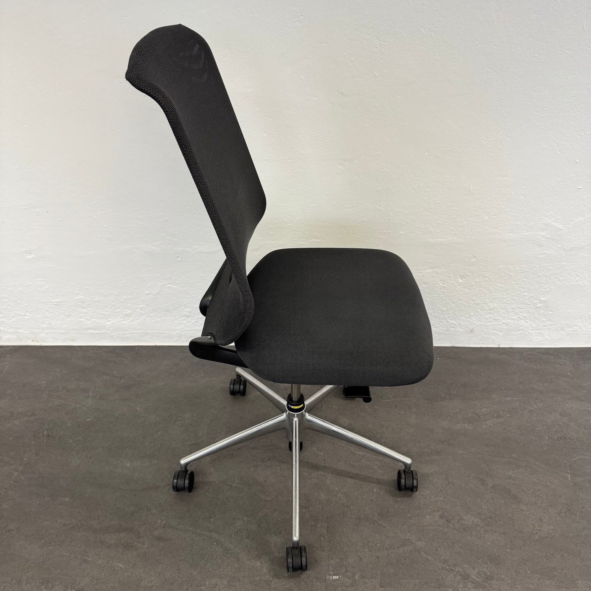 Vitra Meda Chair Bürodrehstuhl mit Sitztiefenverstellung