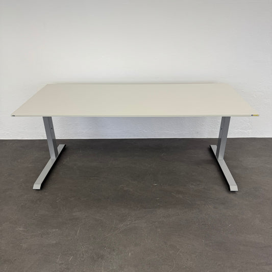 Sedus temtation c Schreibtisch mit Spanplatte in Lichtgrau