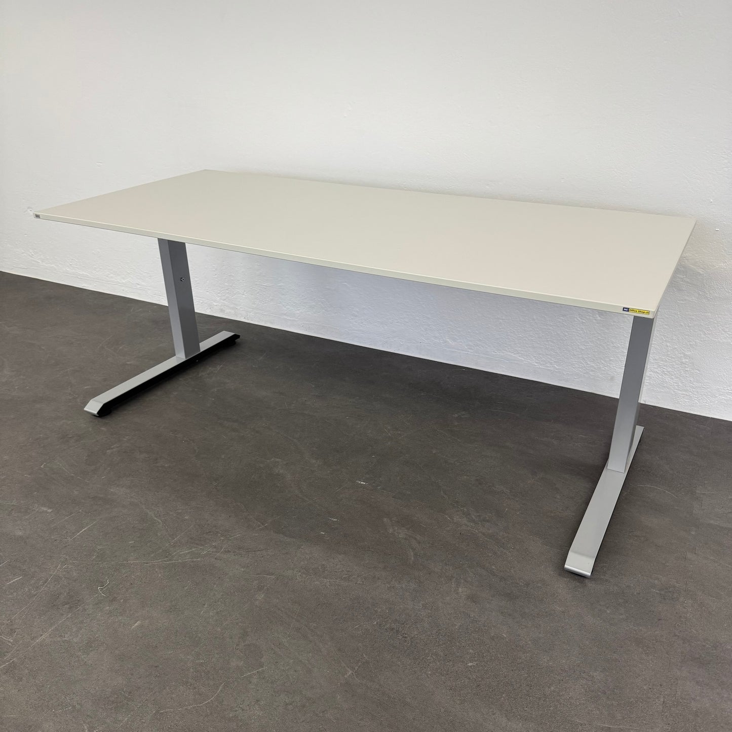 Sedus temtation c Schreibtisch mit Gestell in Silbergrau