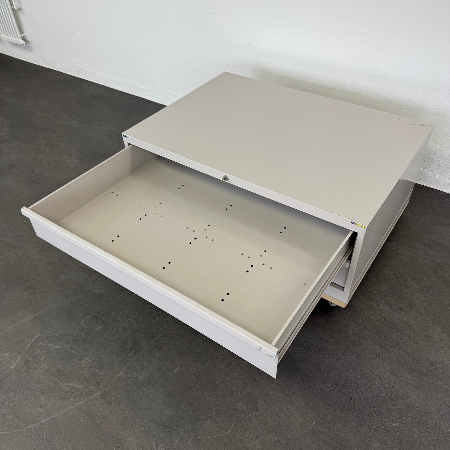 Lista Classic Schubladenschrank seitliche Ansicht