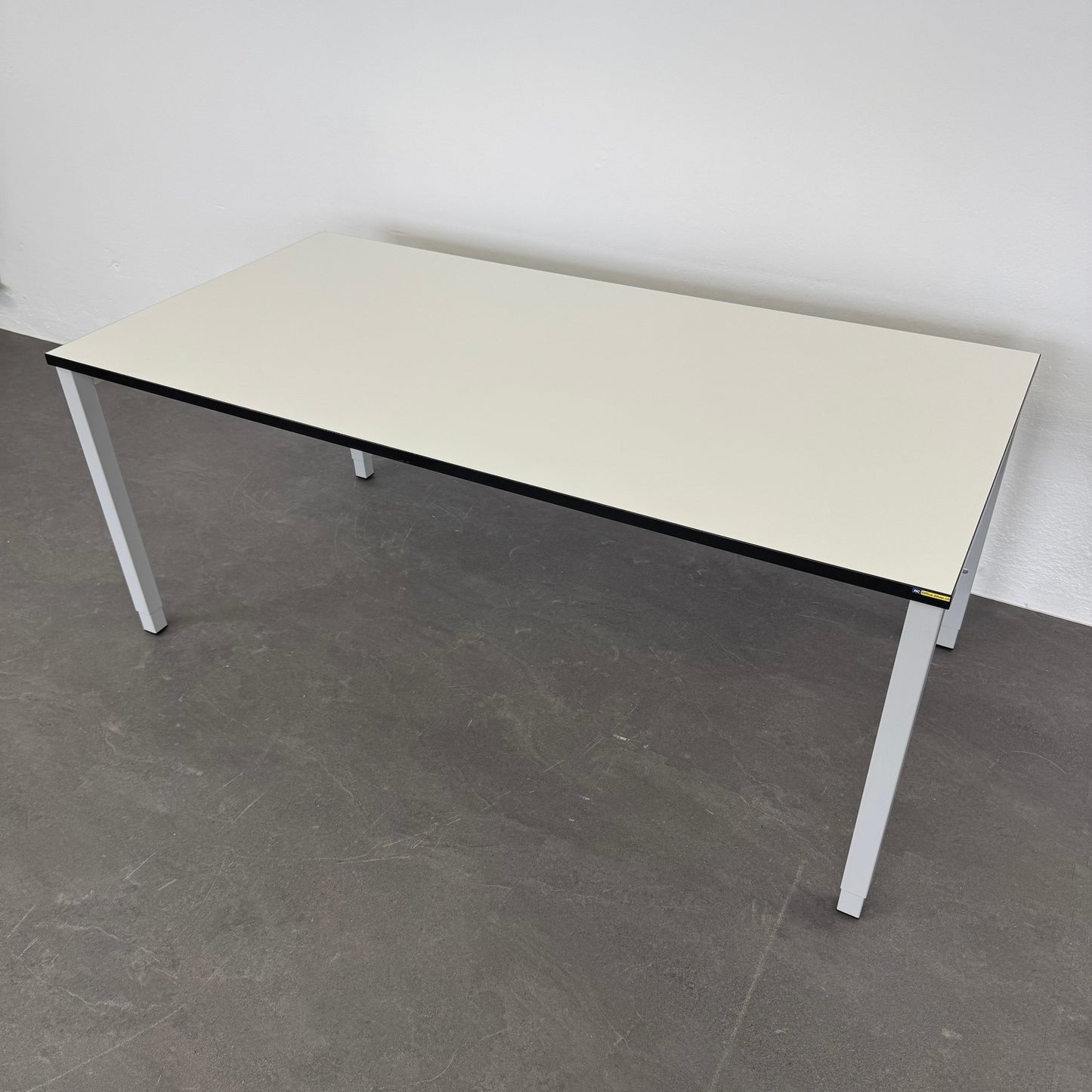 Embru eQ Vierbeintisch 1800x900mm