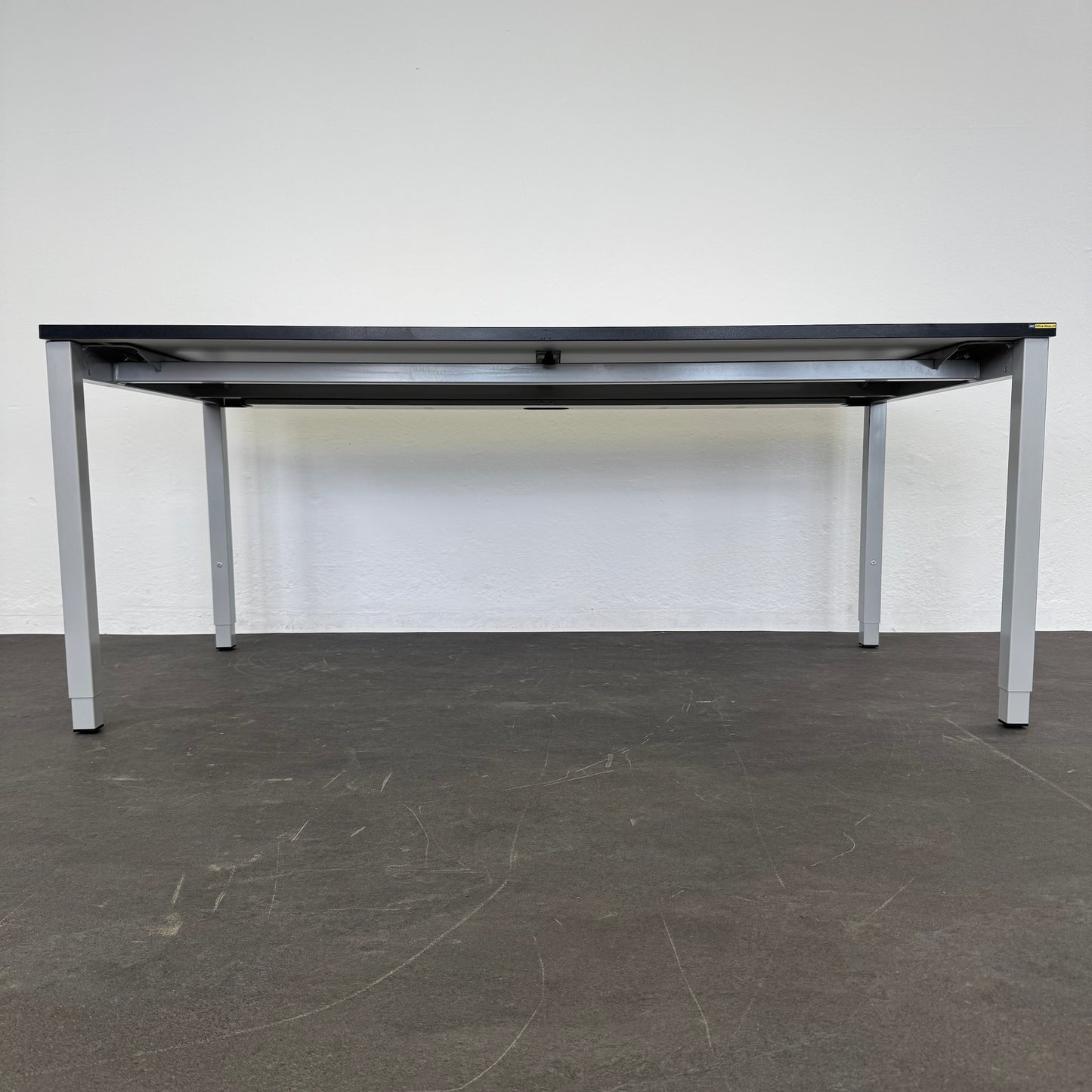 Embru eQ Vierbeintisch Ansicht von unten