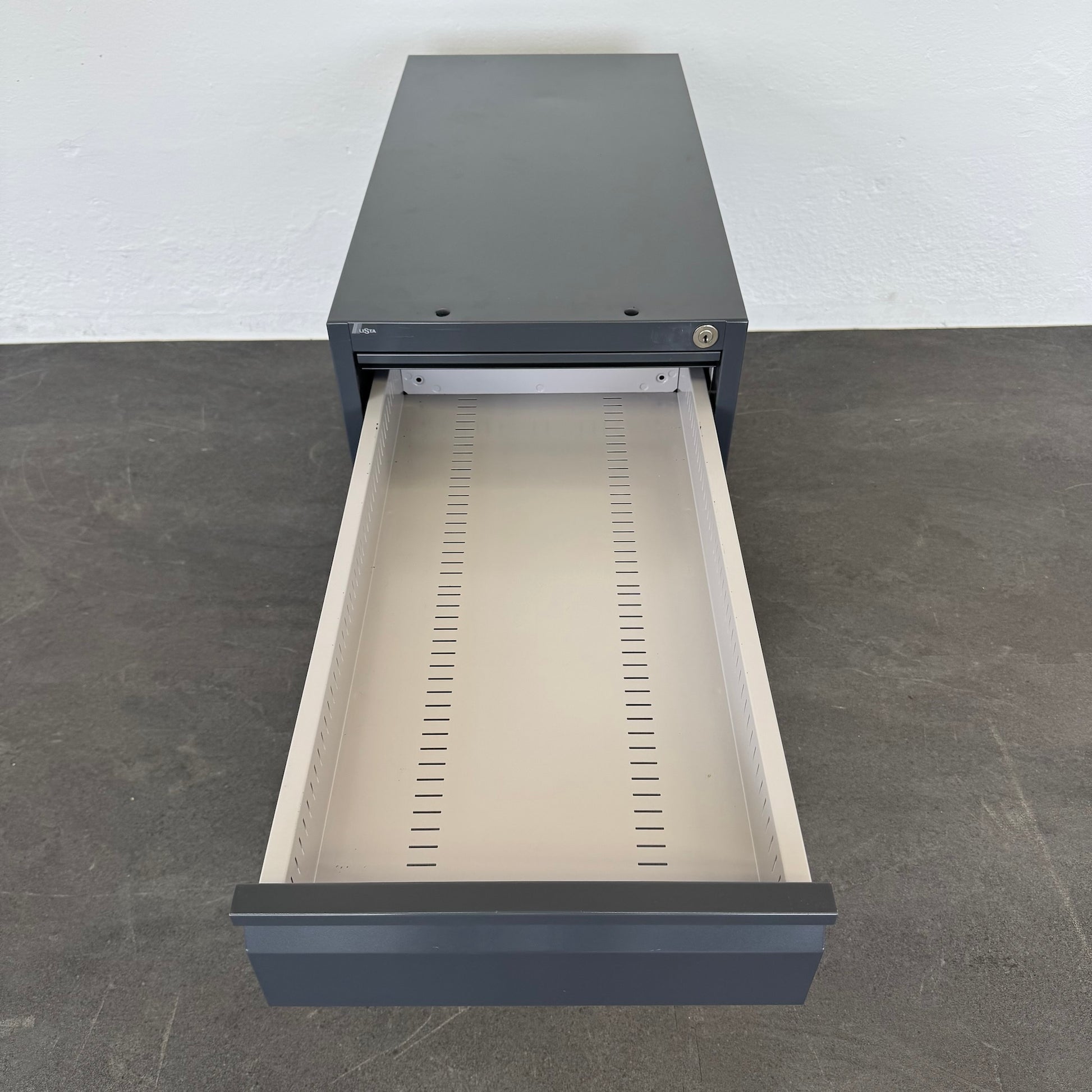 Lista Office Serie L Roll-Korpus mit Schublade offen