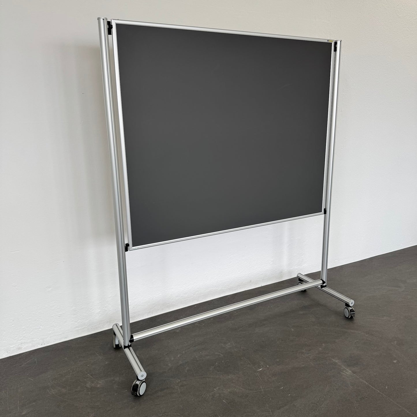 O + C Tafelständer fahrbar Kreideboard-Seite