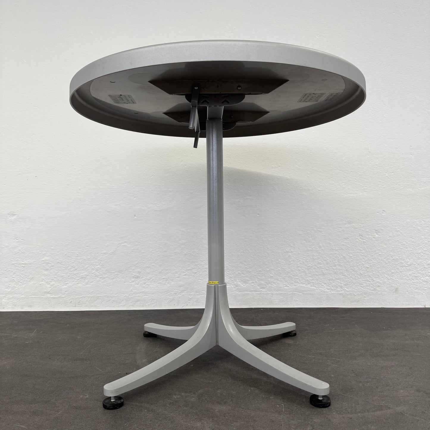 Schaffner Pixolit Gartentisch Ansicht von unten