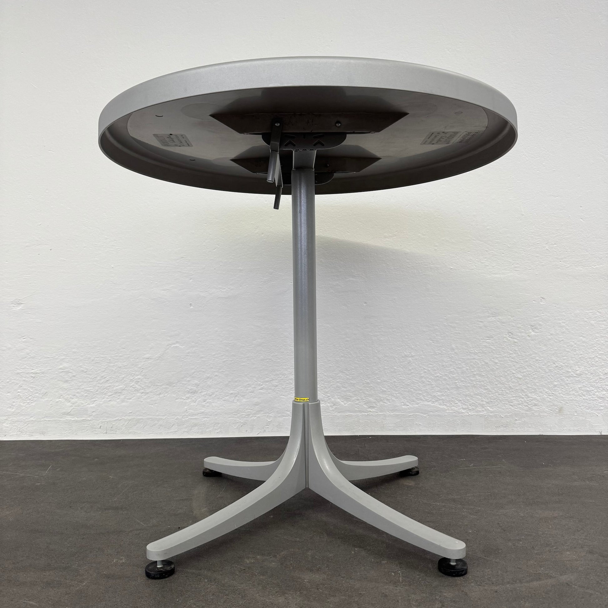 Schaffner Pixolit Gartentisch Ansicht von unten