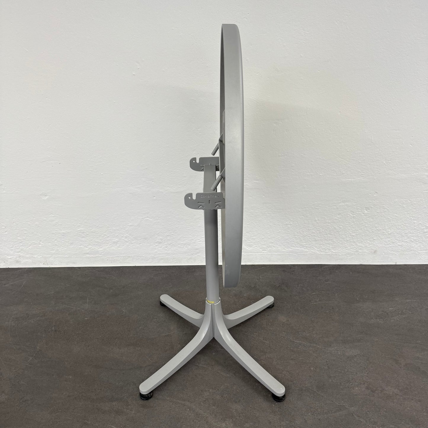 Schaffner Pixolit Gartentisch mit grauem Alufuss