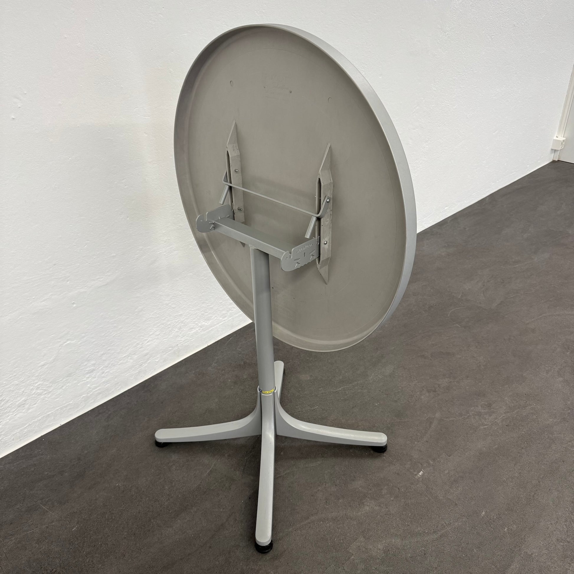 Schaffner Pixolit Gartentisch umgeklappt