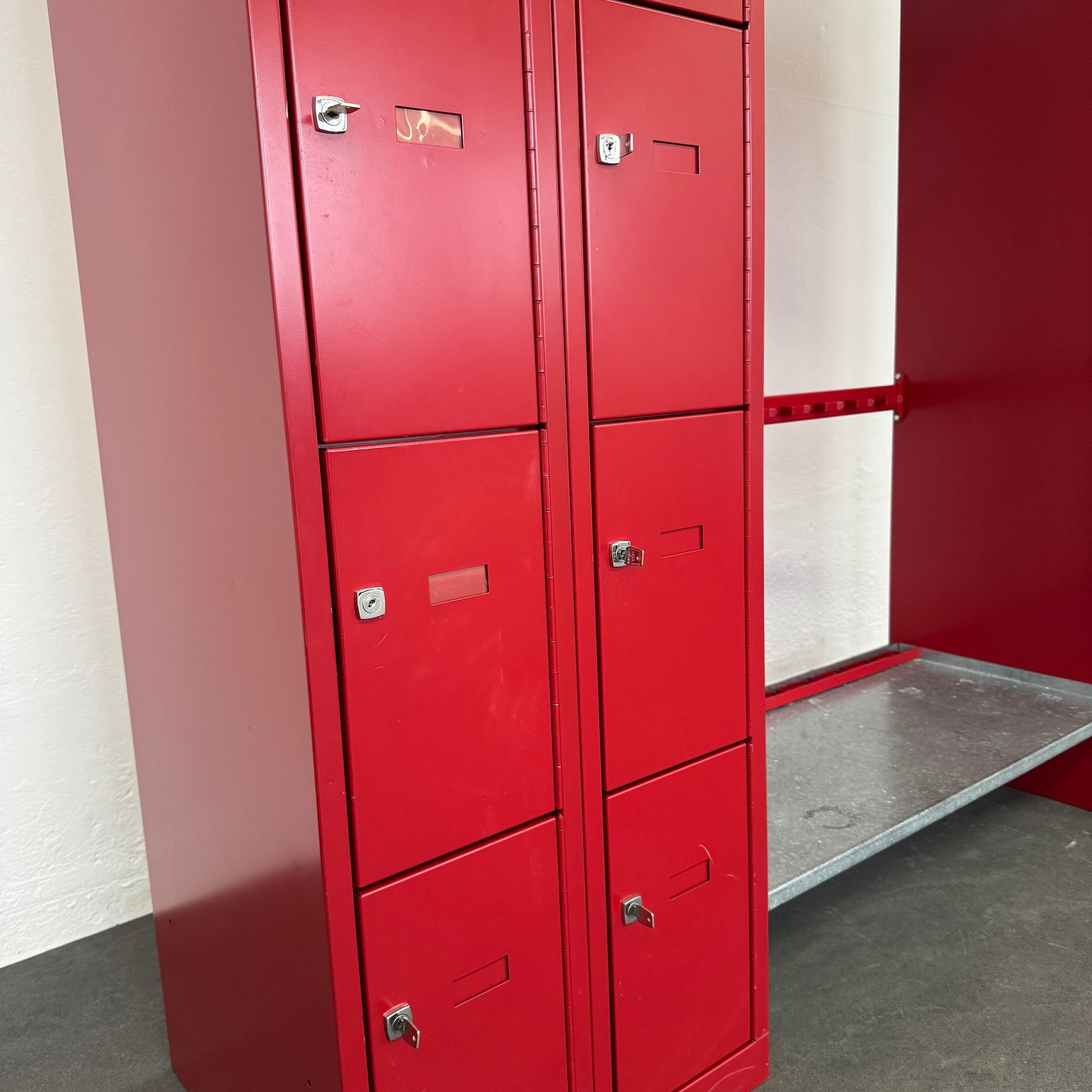 C + P Classic Garderobenspind mit einem Abteil ohne Schlüssel