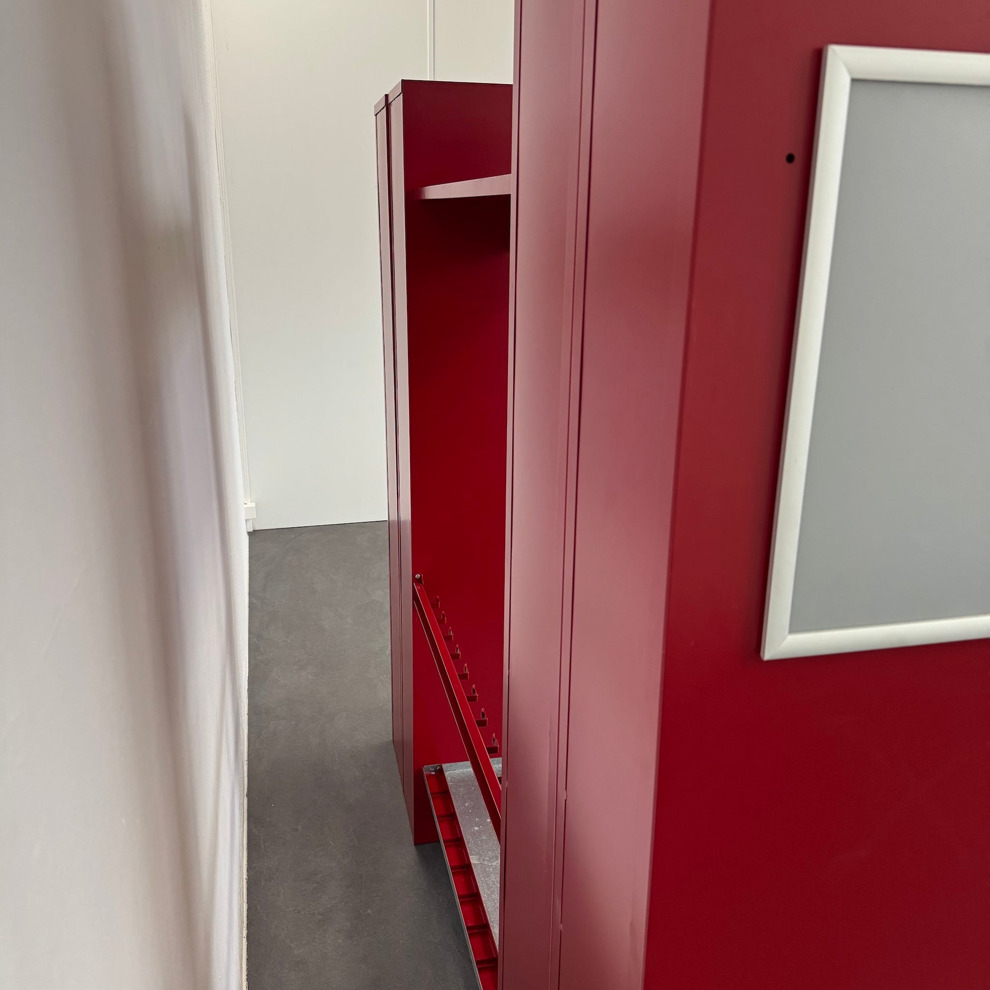 C + P Classic Garderobenspind Ansicht Rückwand