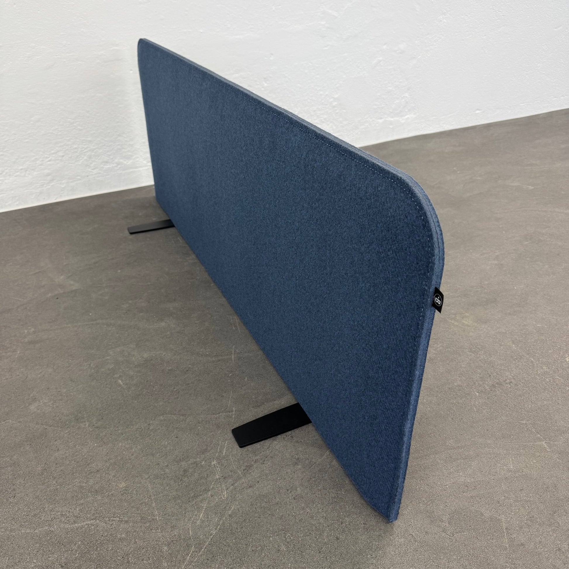 BuzziShield Desk Tischtrennwand seitliche Ansicht