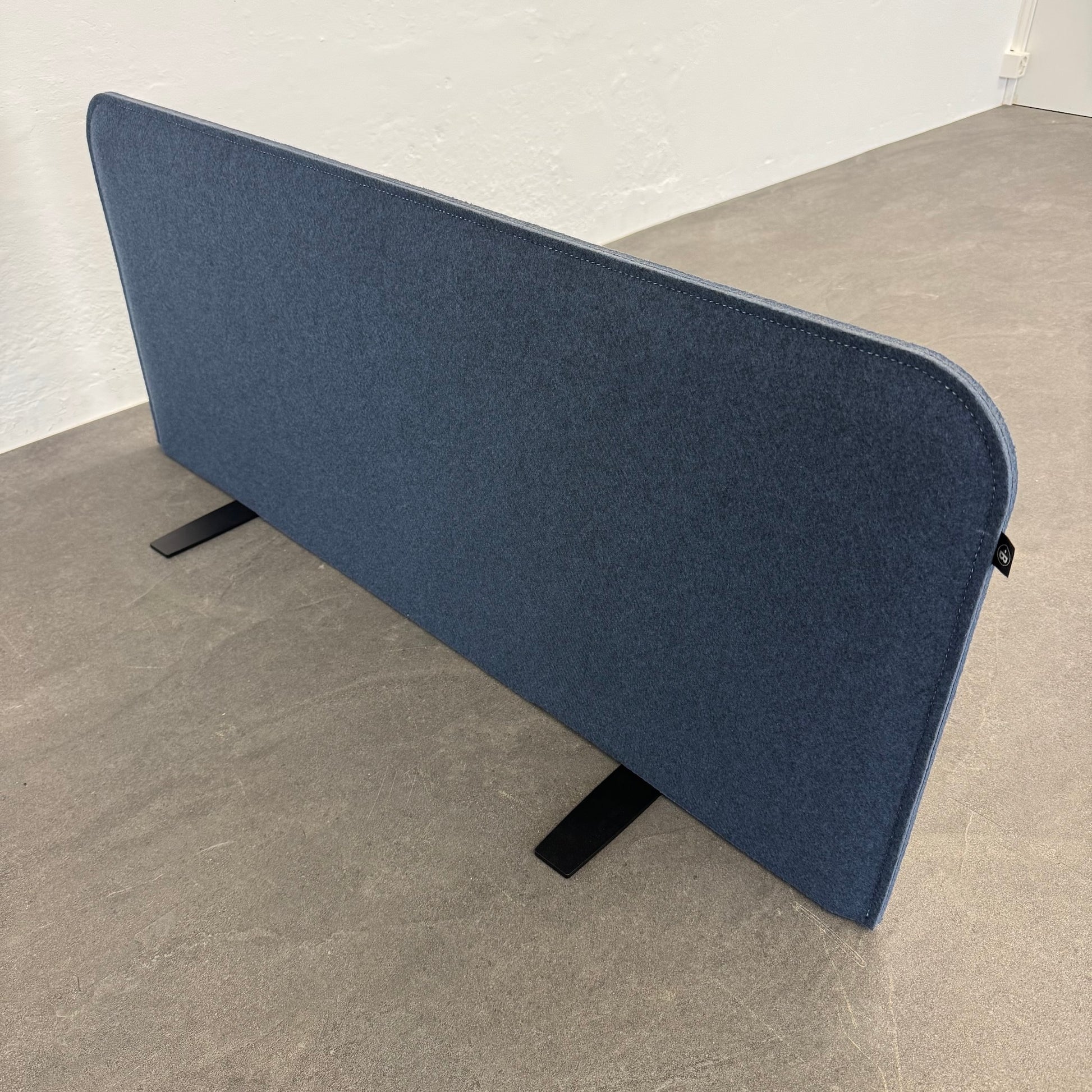 BuzziShield Desk Tischtrennwand seitliche Ansicht