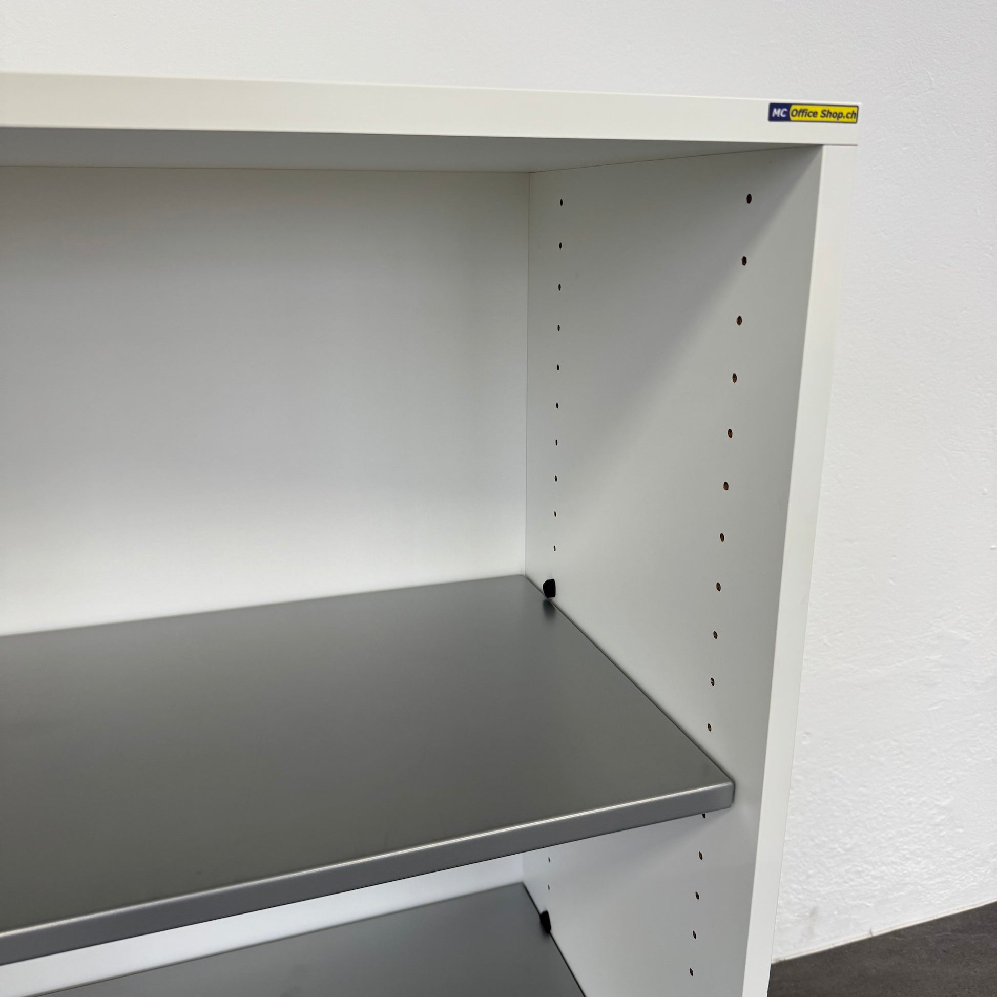 Echo Basic Ordner-Regal Detailfoto Ecke oben