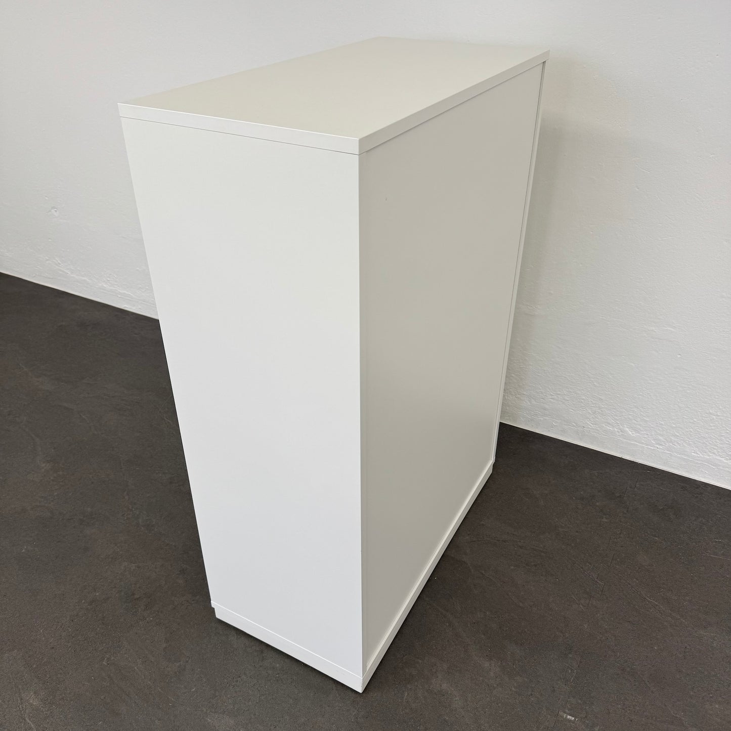 Echo Basic Ordner-Regal seitliche Ansicht