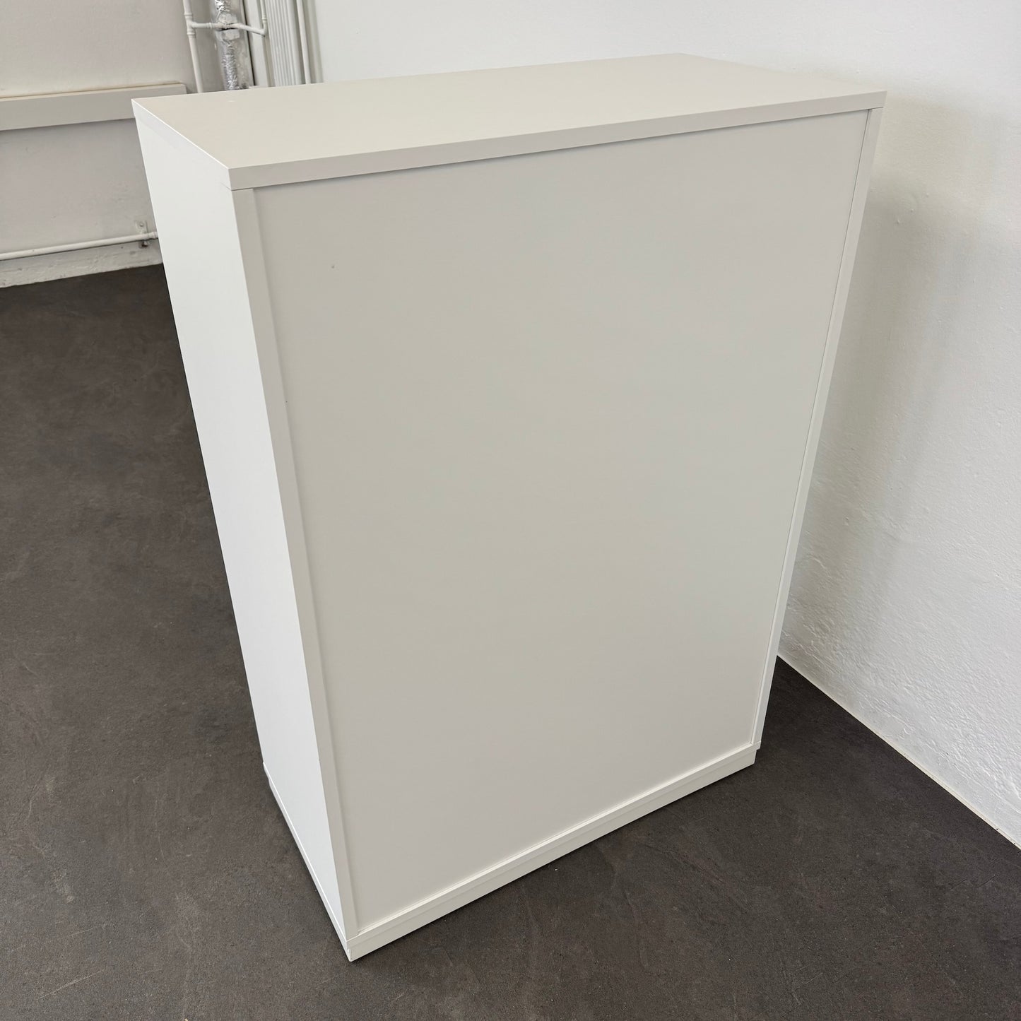 Echo Basic Ordner-Regal Ansicht von hinten