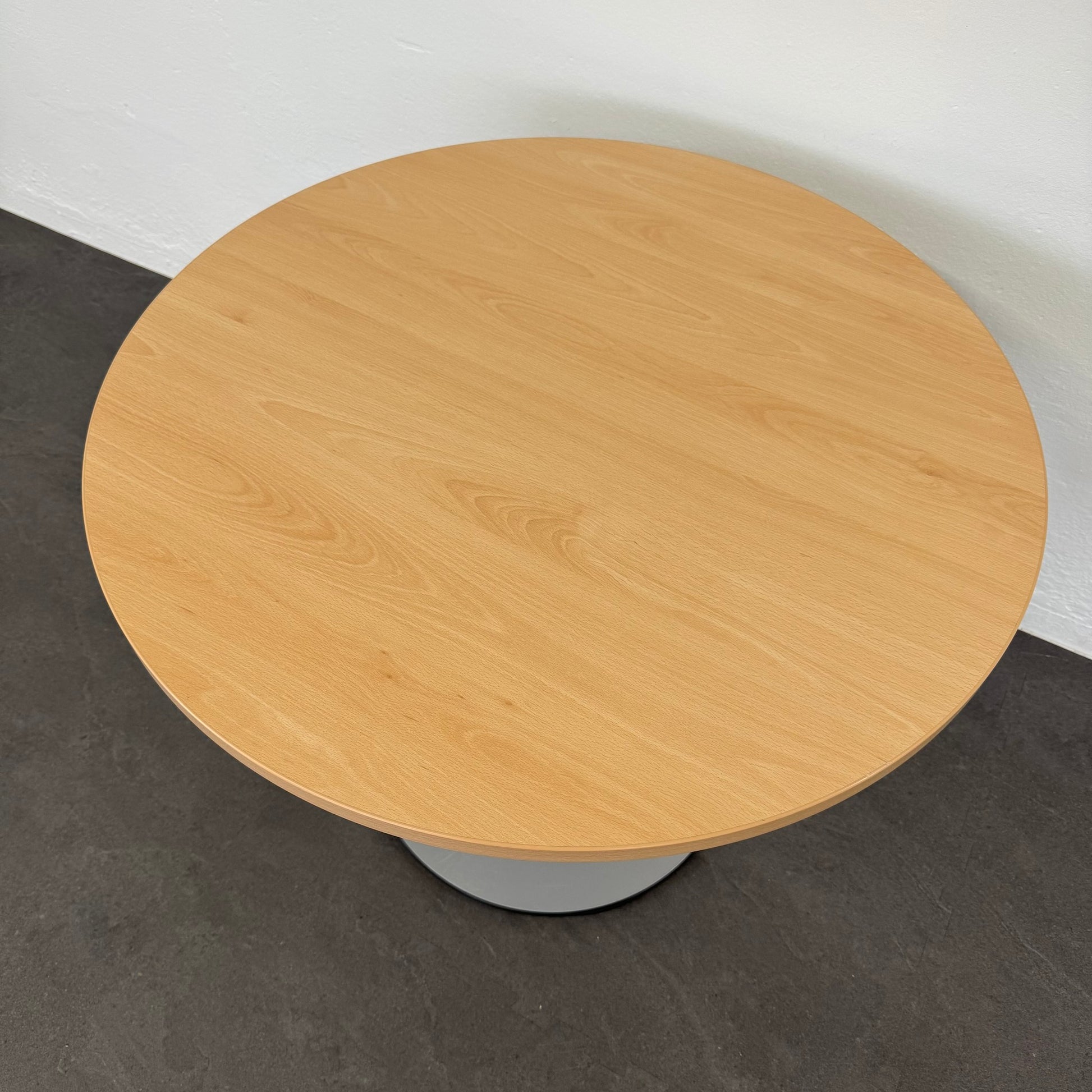 Hund Büromöbel Varicon Besprechungstisch Ansicht von oben