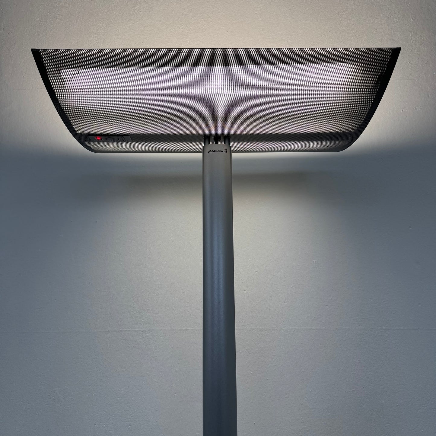 Waldmann Legato P Indirekt-/Direktleuchte Ansicht von unten