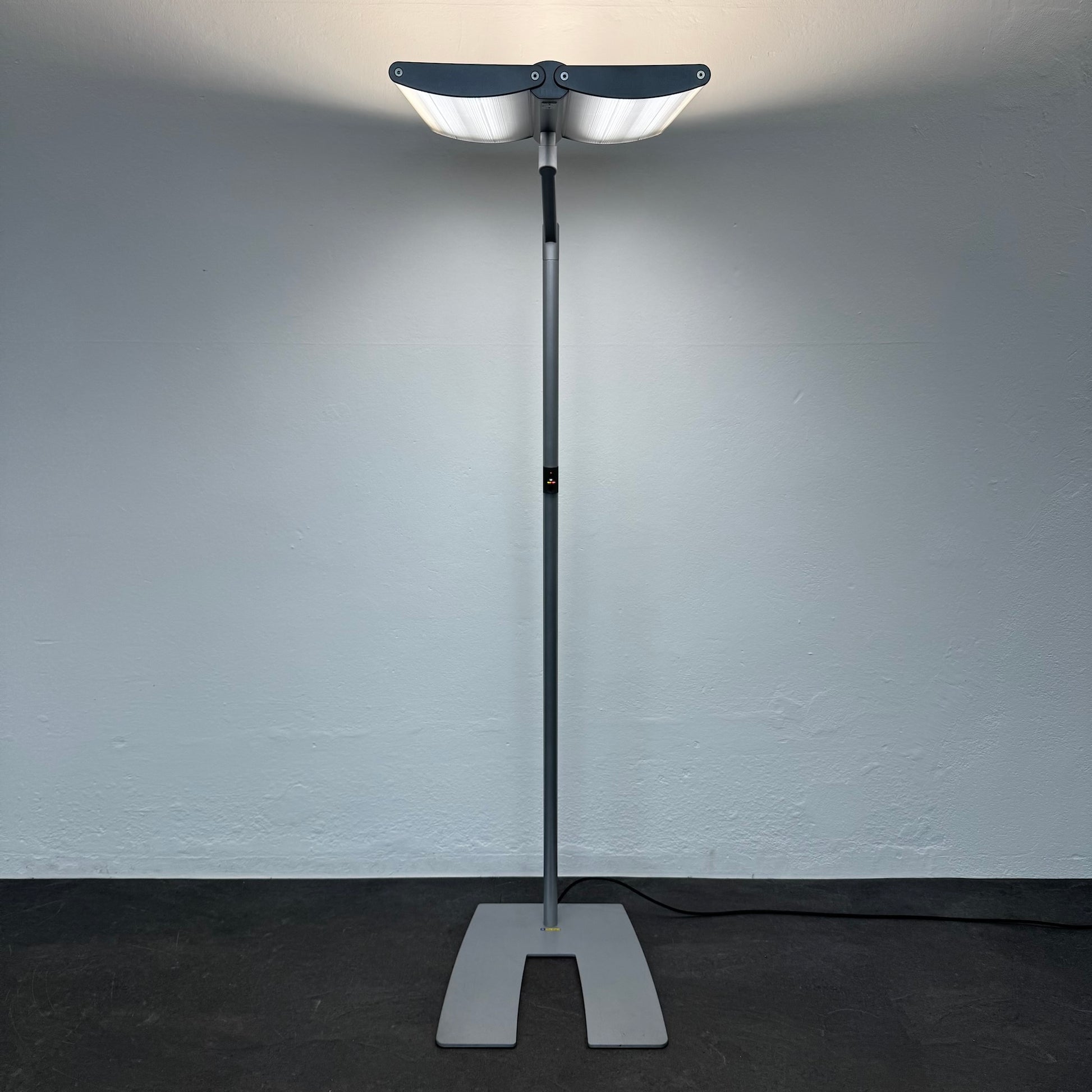 Waldamnn EOS DVS 455P Indirekt-/Direktleuchte in Silbergrau