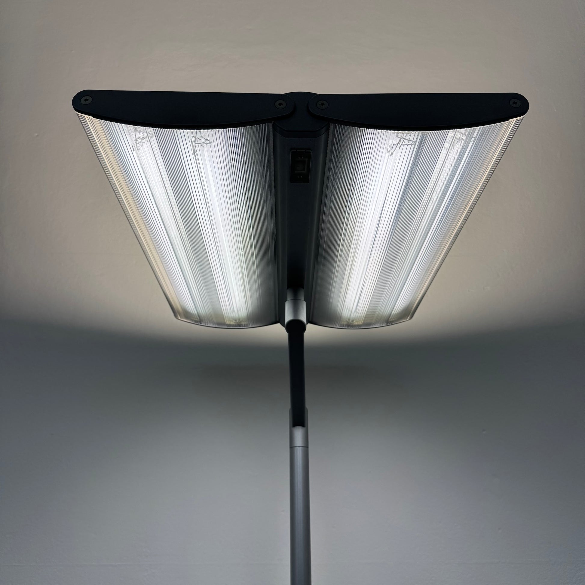 Waldamnn EOS DVS 455P Indirekt-/Direktleuchte Detailfoto Lampenkopf