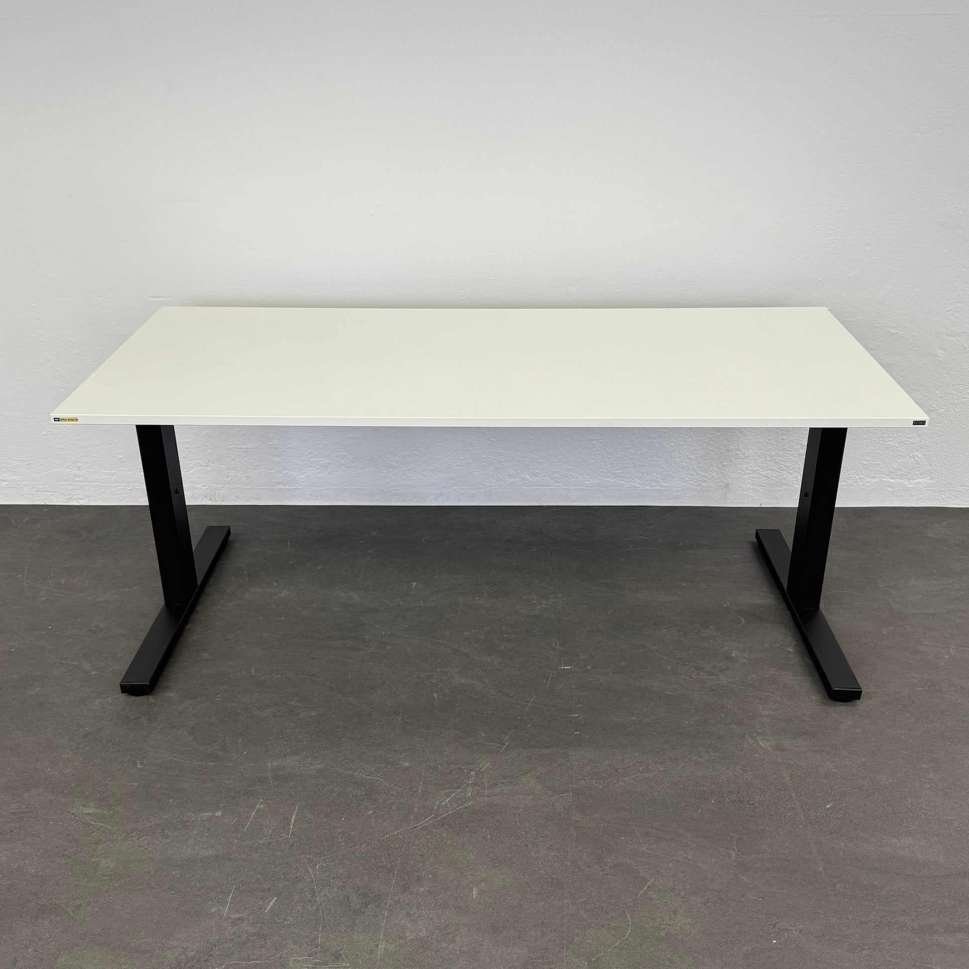 Echo Vario Schreibtisch mit weisser Tischplatte