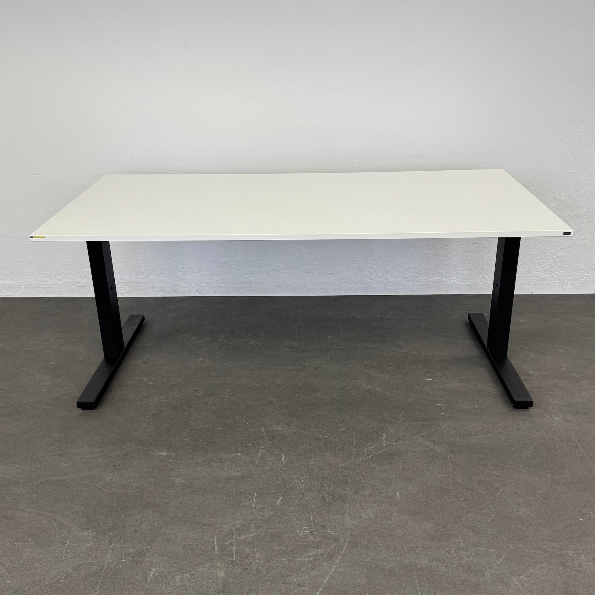 Echo Vario Schreibtisch mit weisser Tischplatte