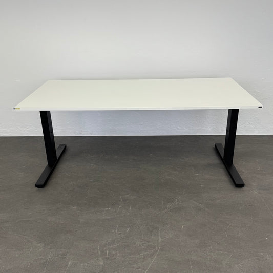 Echo Vario Schreibtisch mit weisser Tischplatte