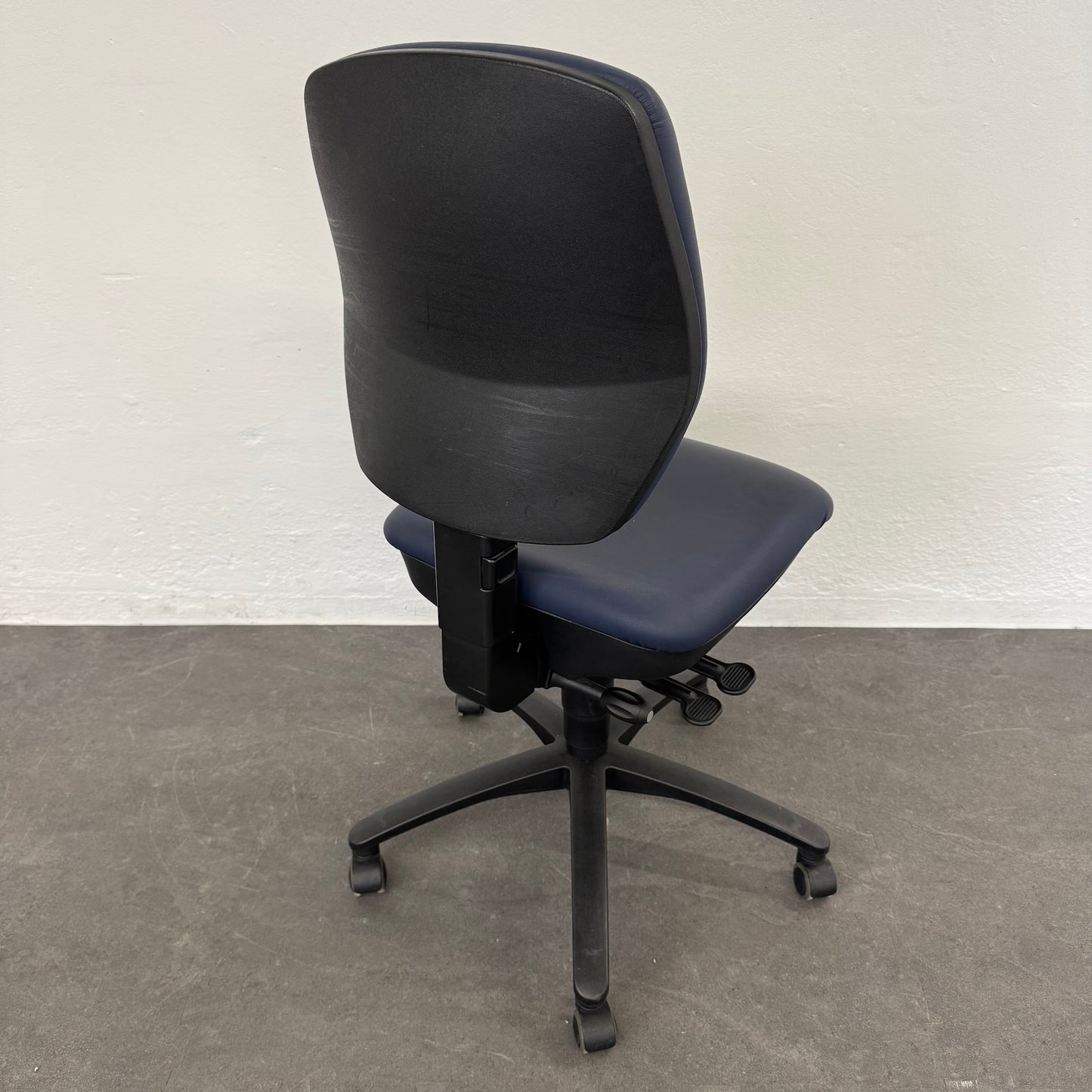 Dauphin Classic Arbeitsdrehstuhl mit Höhenlift