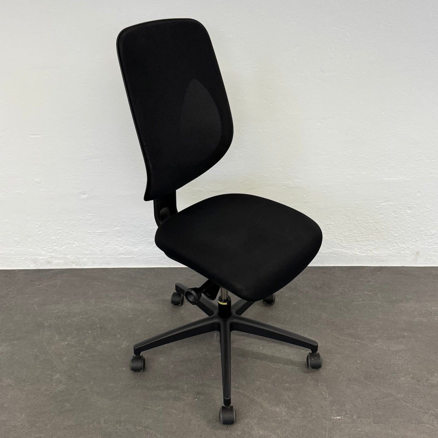 Giroflex G353 Bürodrehstuhl ohne Armlehnen