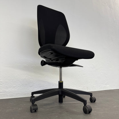 Giroflex G353 Bürodrehstuhl seitliche Ansicht von links