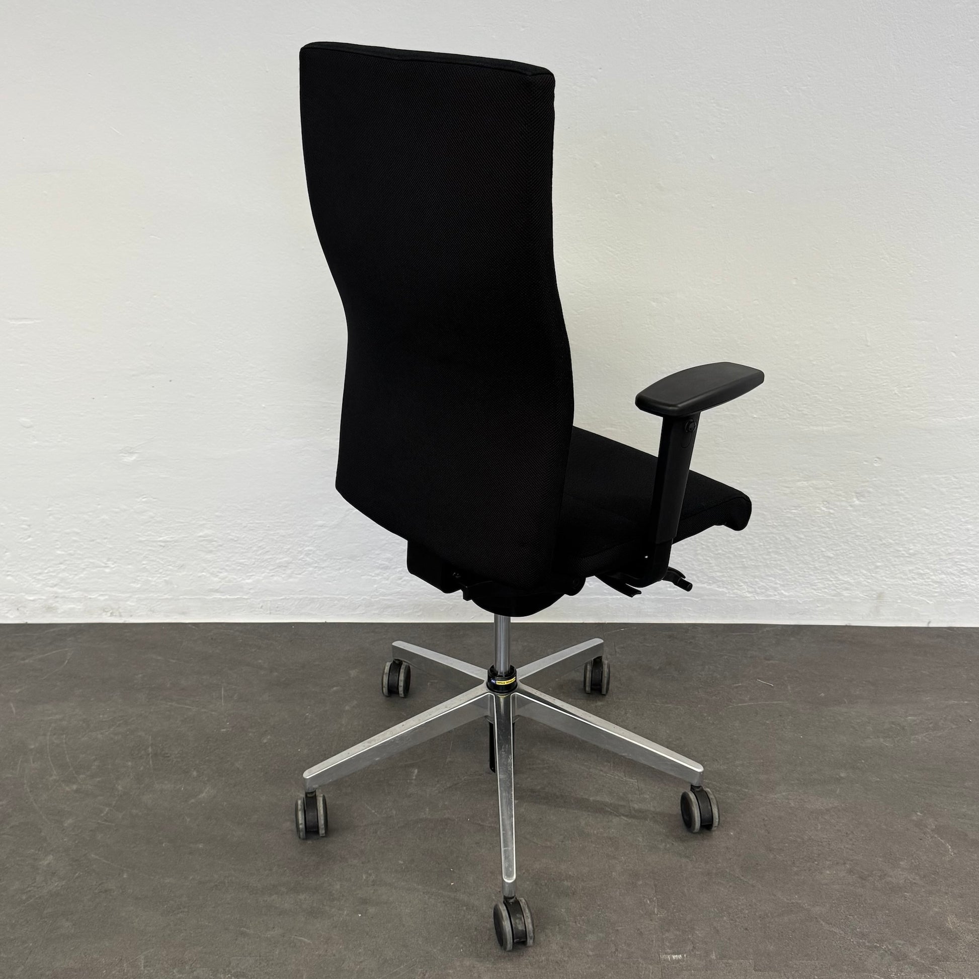 Züco Cubo Bürodrehstuhl mit Kleiderbügel - 6038688