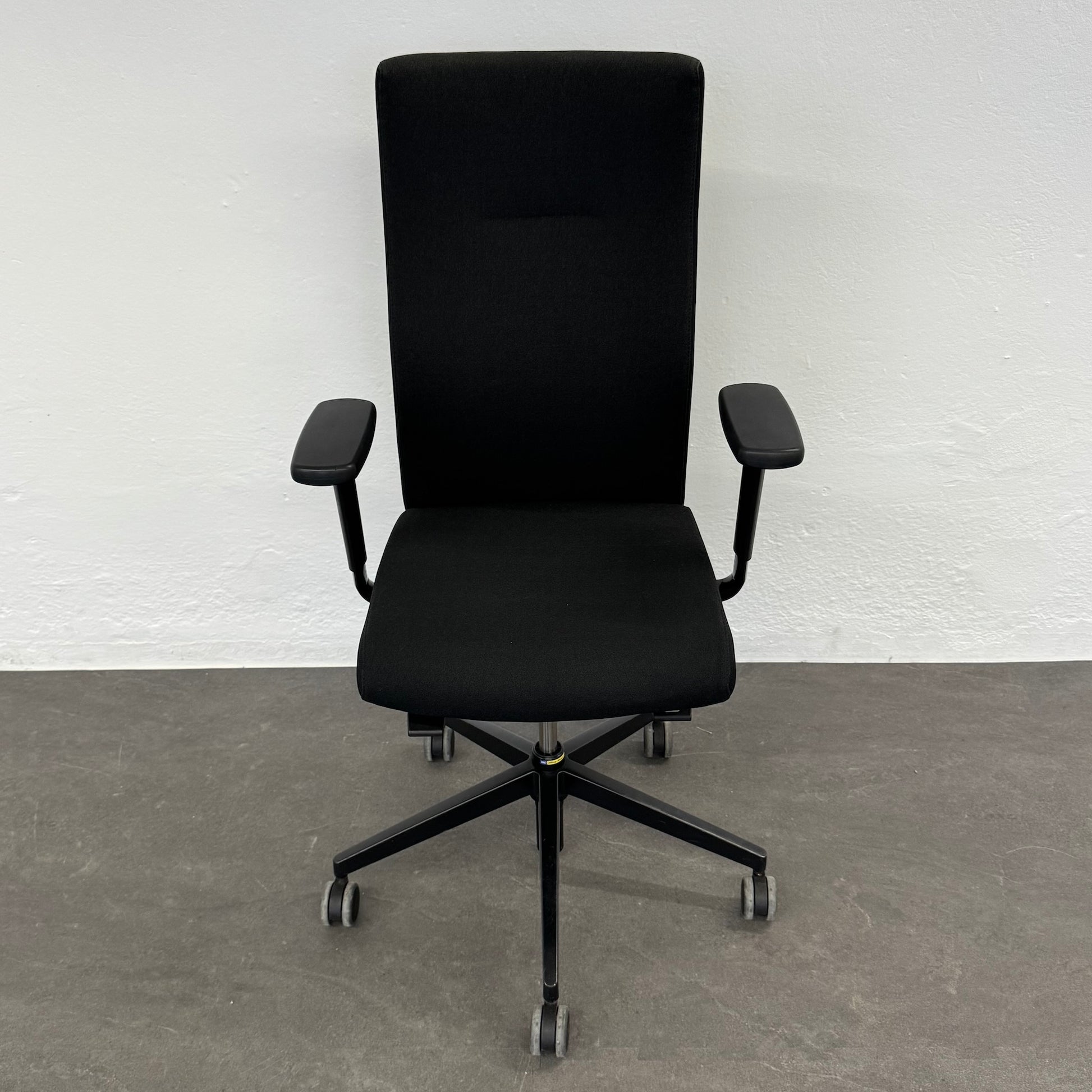 Züco Cubo Bürodrehstuhl Stoffbezug Schwarz