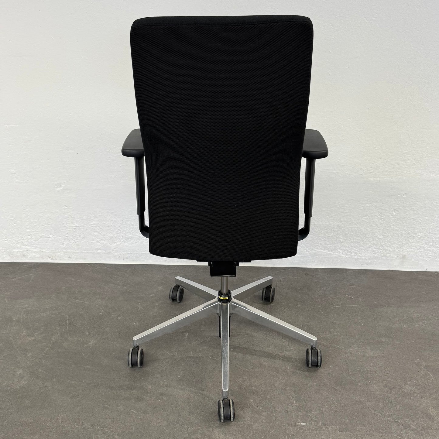 Züco Cubo Bürodrehstuhl Ansicht von hinten