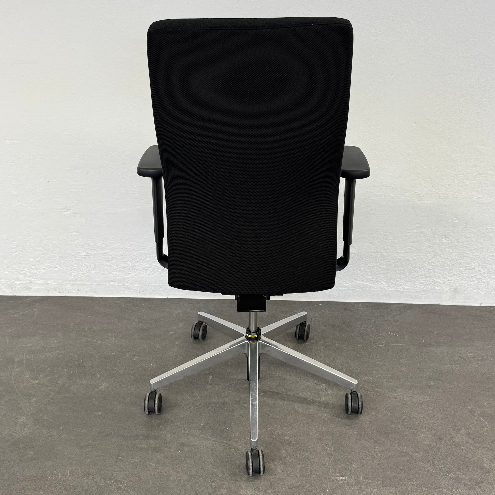 Züco Cubo Bürodrehstuhl Ansicht von hinten