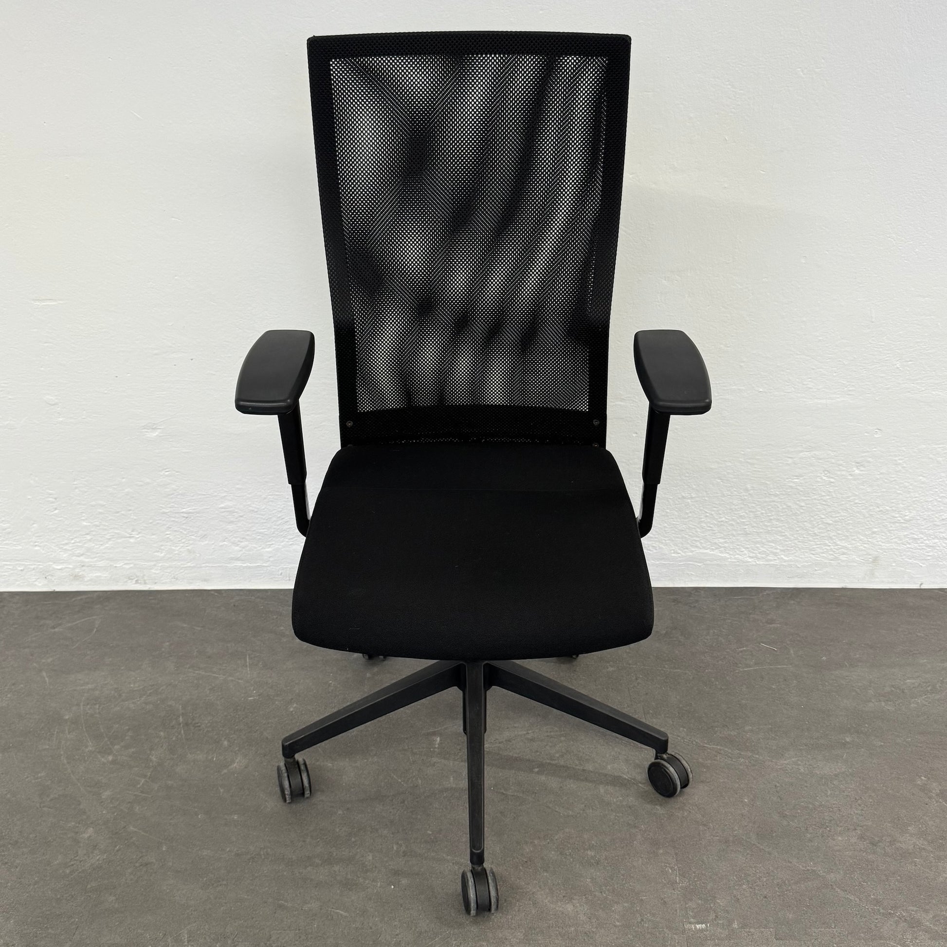 Züco Cubo Bürodrehstuhl Stoffbezug Schwarz