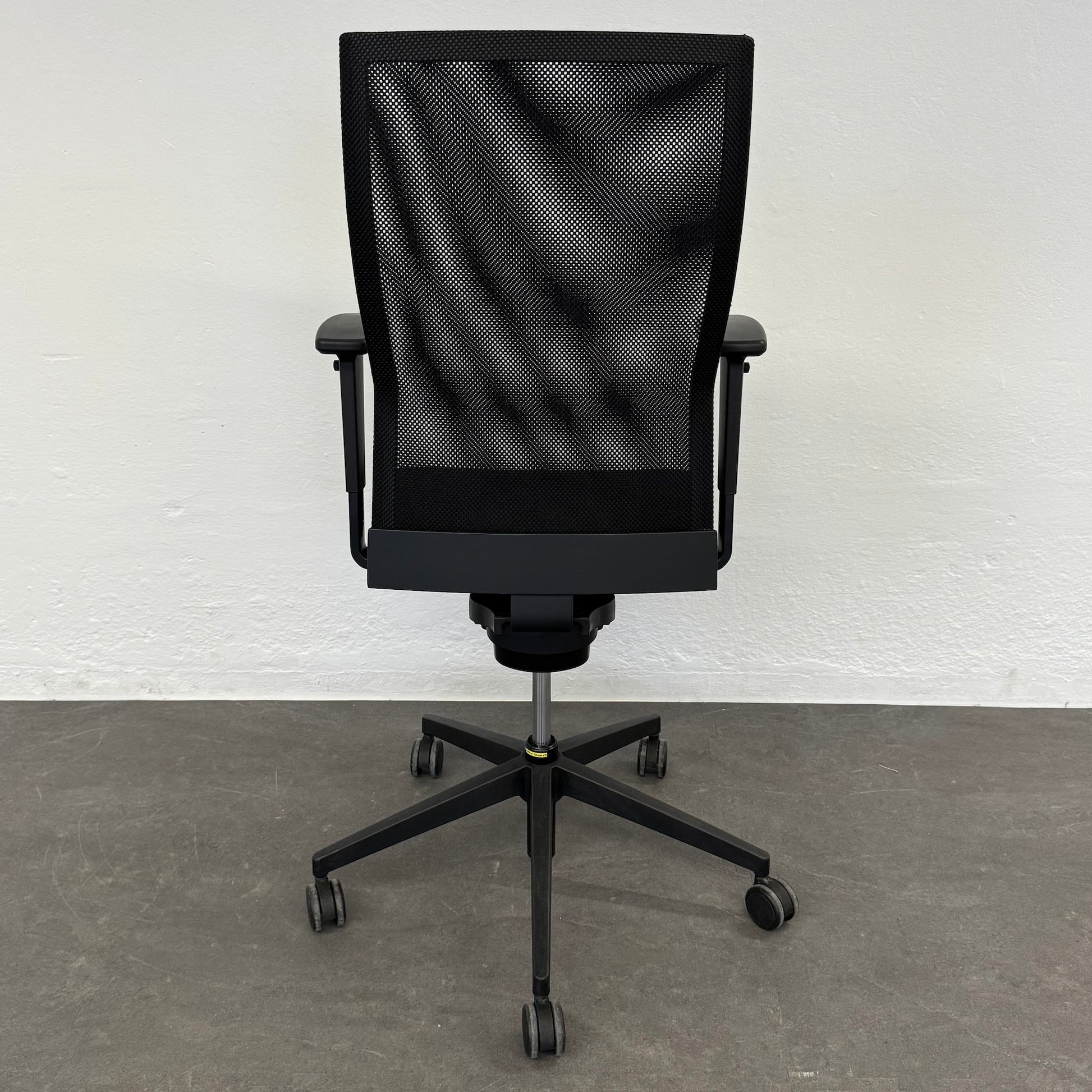 Züco Cubo Bürodrehstuhl Ansicht von hinten