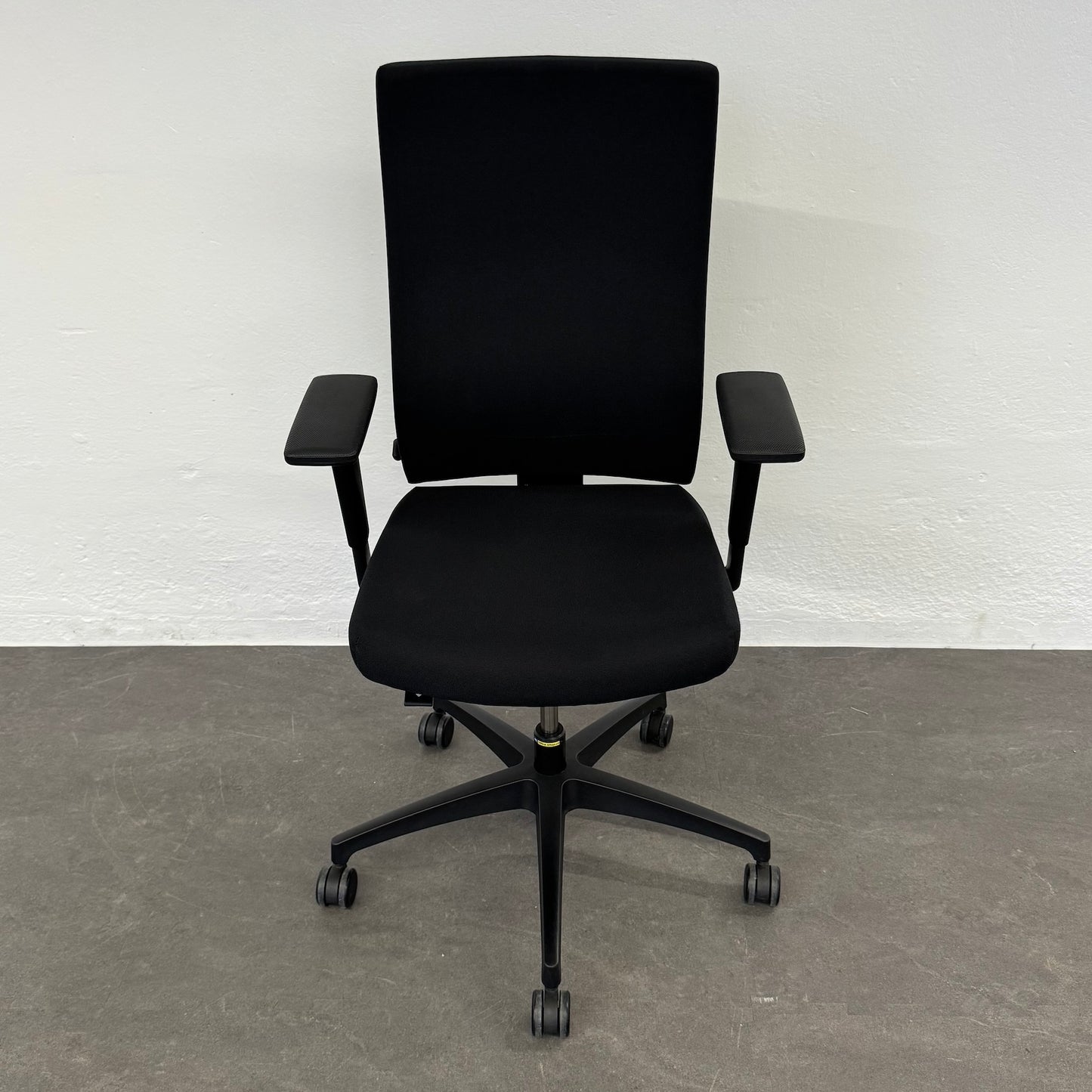 Dauphin Stilo ES Operator Bürodrehstuhl Stoff Schwarz