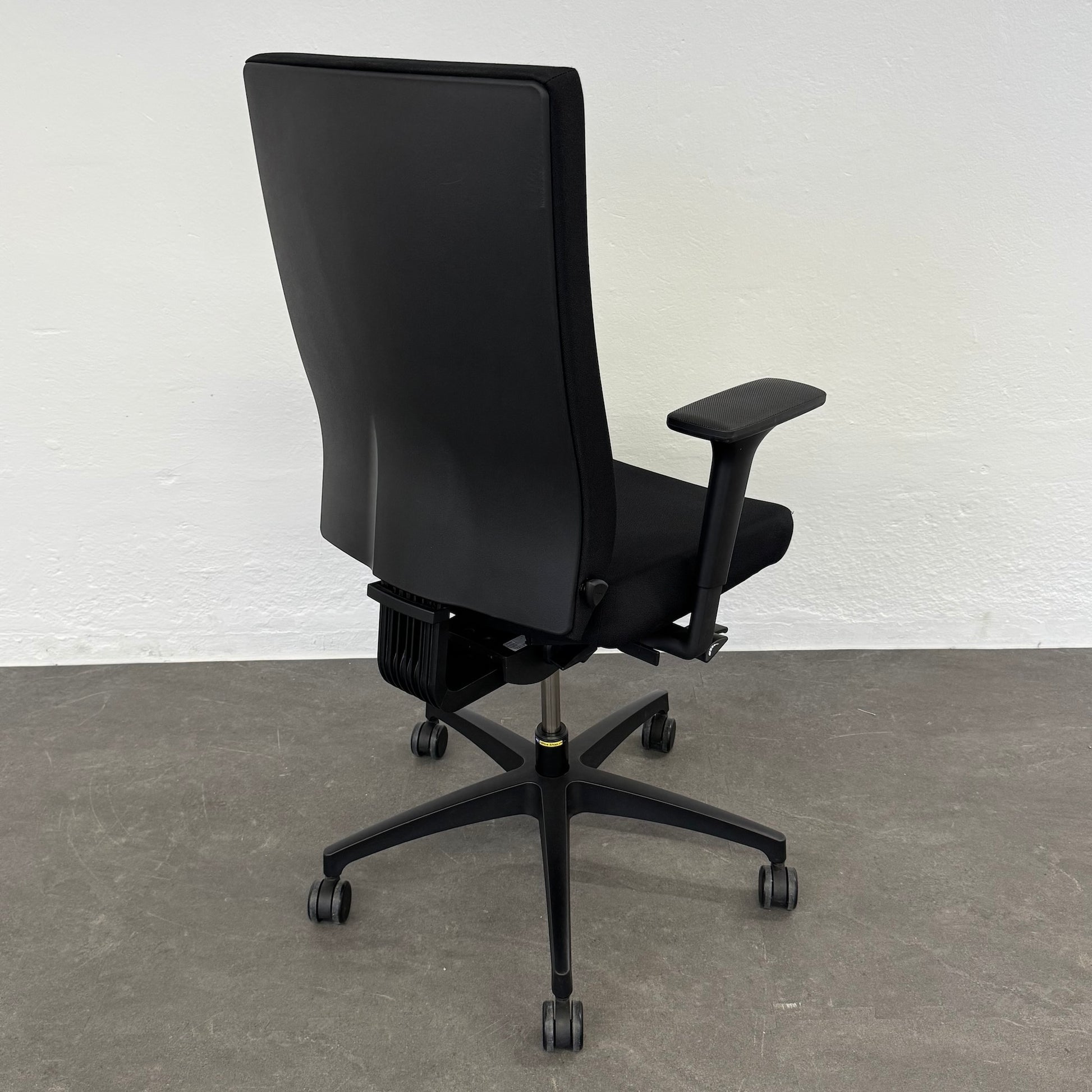 Dauphin Stilo ES Operator Bürodrehstuhl mit höhenverstellbarer Rückenlehne