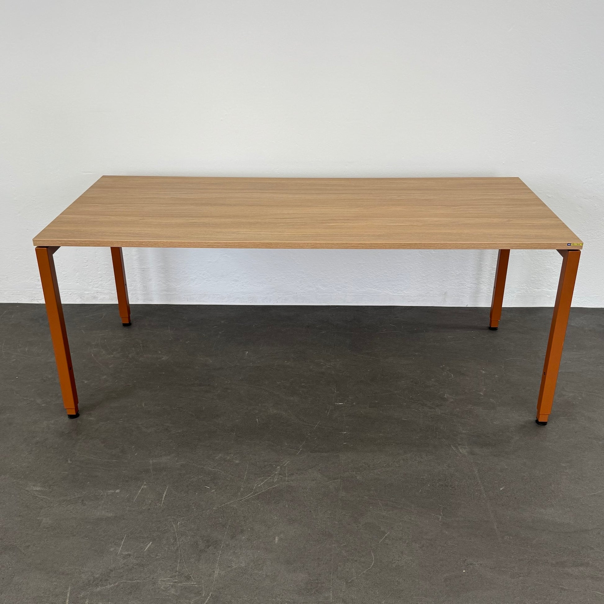 Lista Office Motion Schreibtisch mit Spanplatte Bernsteineichendekor mit Struktur