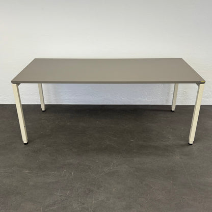 Lista Office Motion Schreibtisch mit Spanplatte Cubanitgrau - 6038694