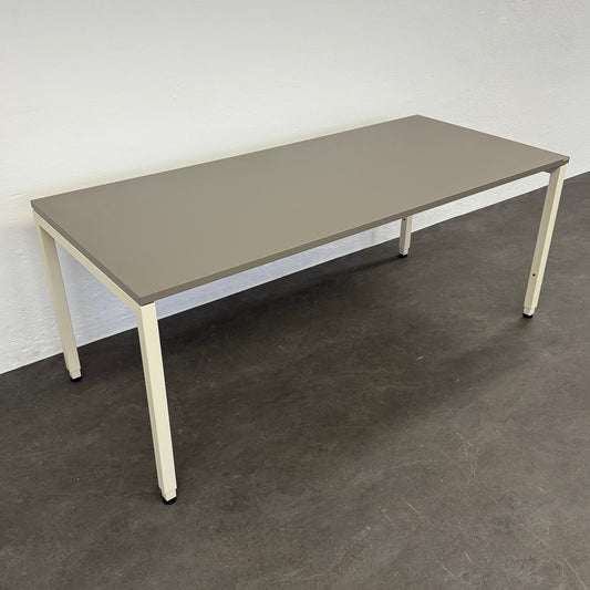 Lista Office Motion Schreibtisch 1800x800mm