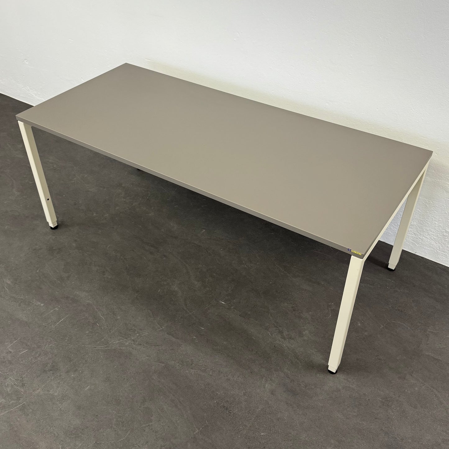 Lista Office Motion Schreibtisch mechanisch höhenverstellbar von 720-820mm