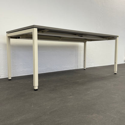 Lista Office Motion Schreibtisch mit Gestell Perlweiss - 6038694