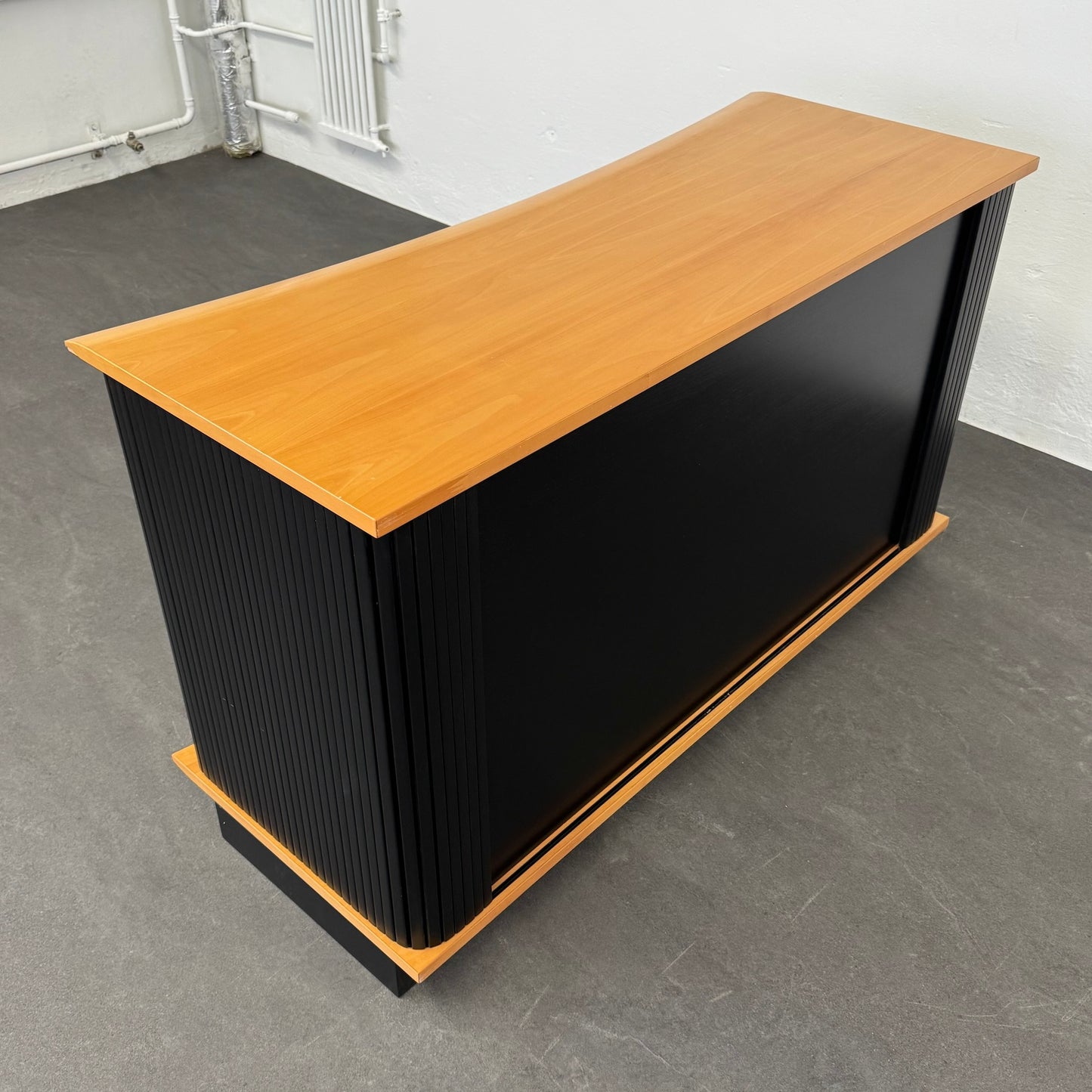 Sitag Ascent Lateralschrank seitliche Ansicht