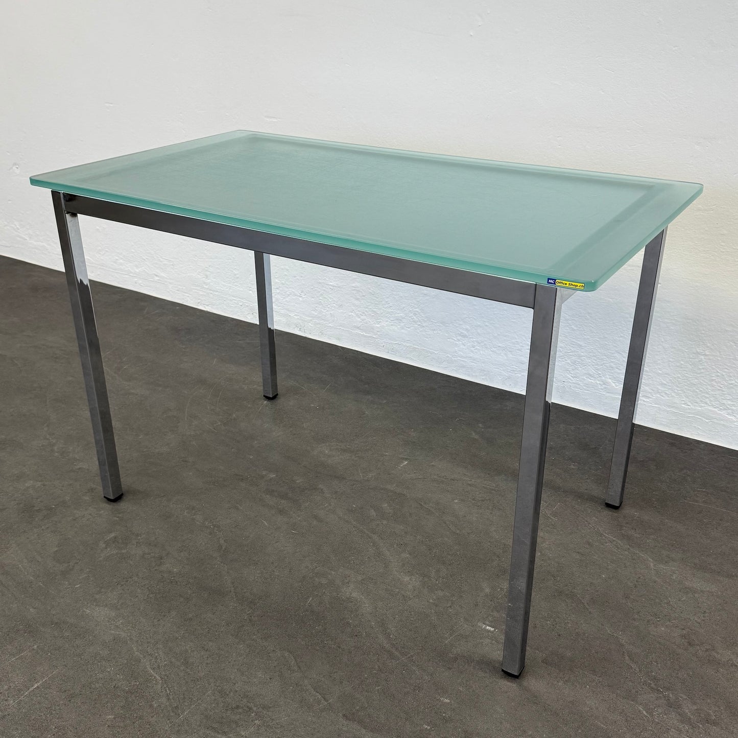 Vintage Design Style One Besprechungstisch mit Gestell chrom