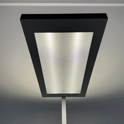 Waldamnn Lavigo LED Stehleuchte Detailfoto Lampenkopf