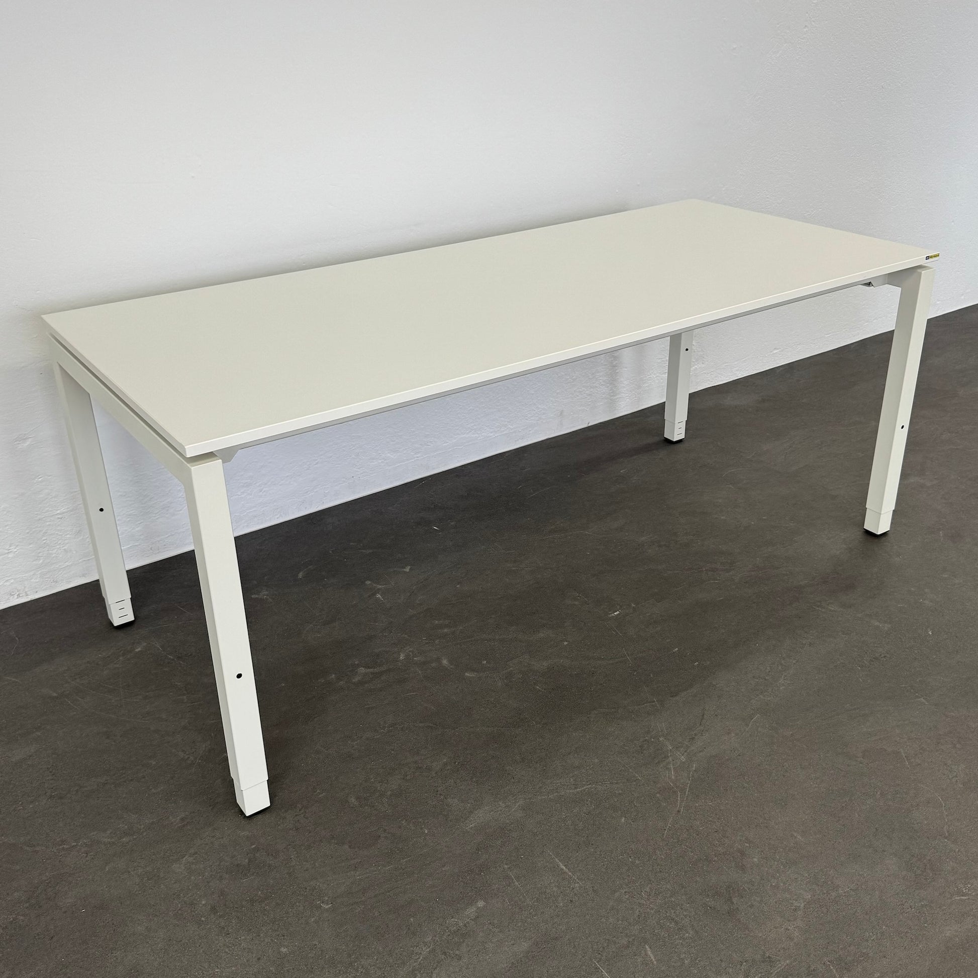 Ergodata Line Desk Schreibtisch 1800x800mm - 6038729