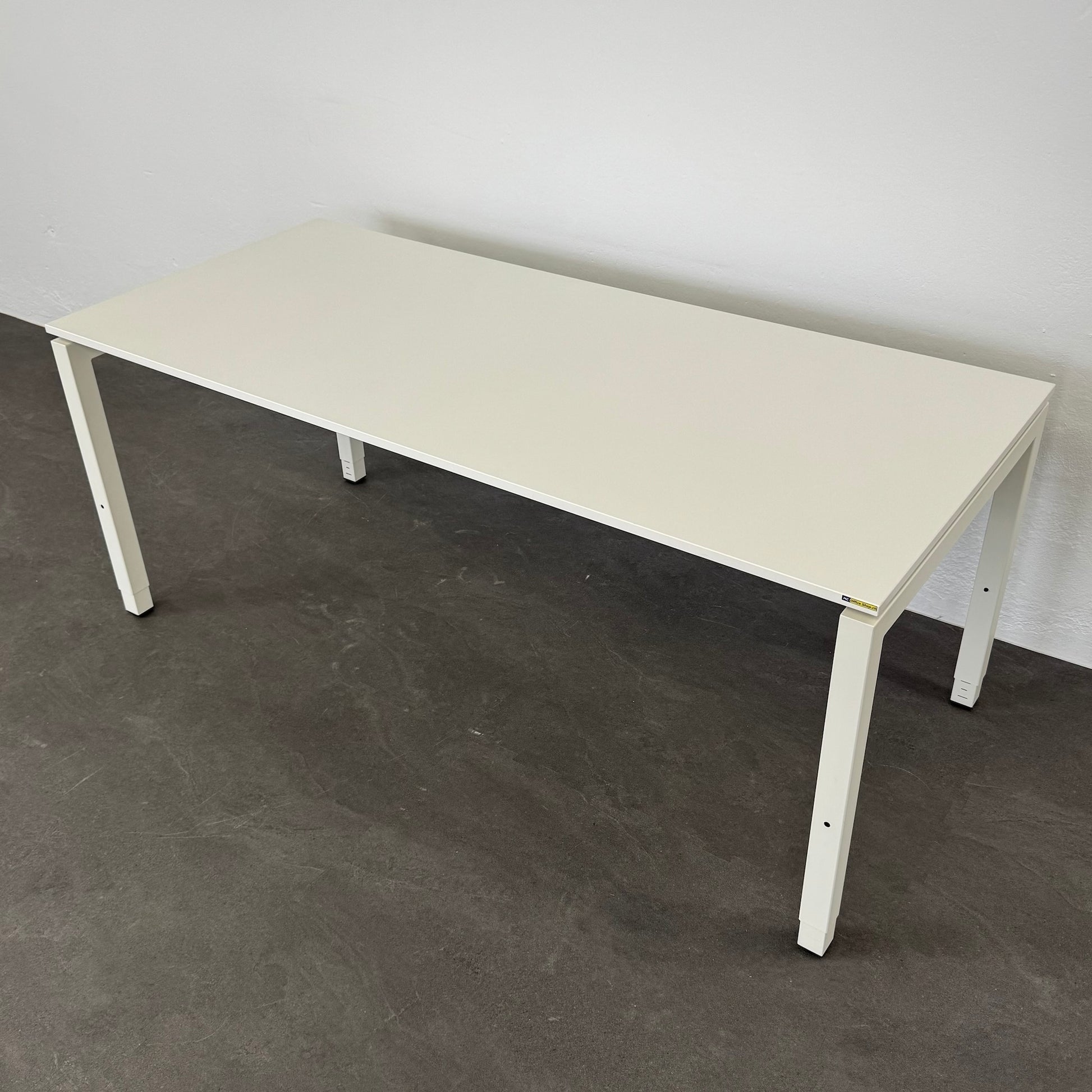 Ergodata Line Desk Schreibtisch höhenverstellbar von 680-820mm - 6038729