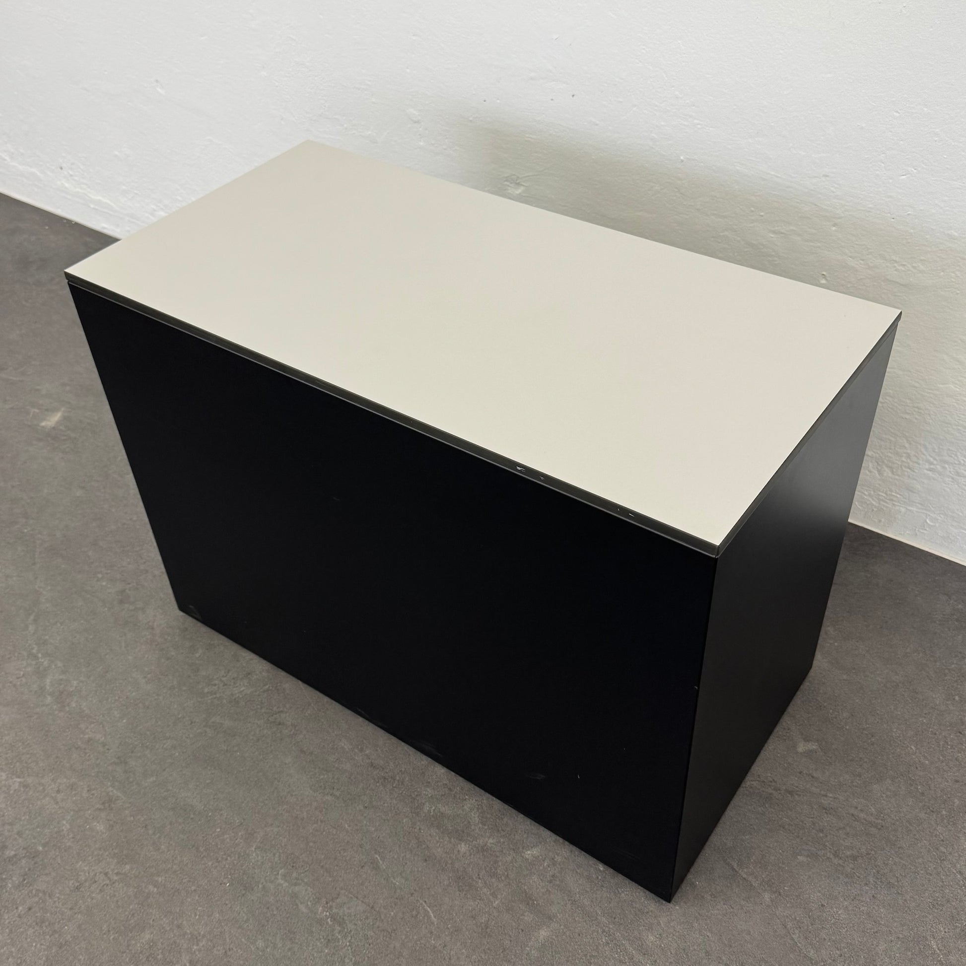Lista Office LO Serie L Unterstell-Korpus seitliche Ansicht