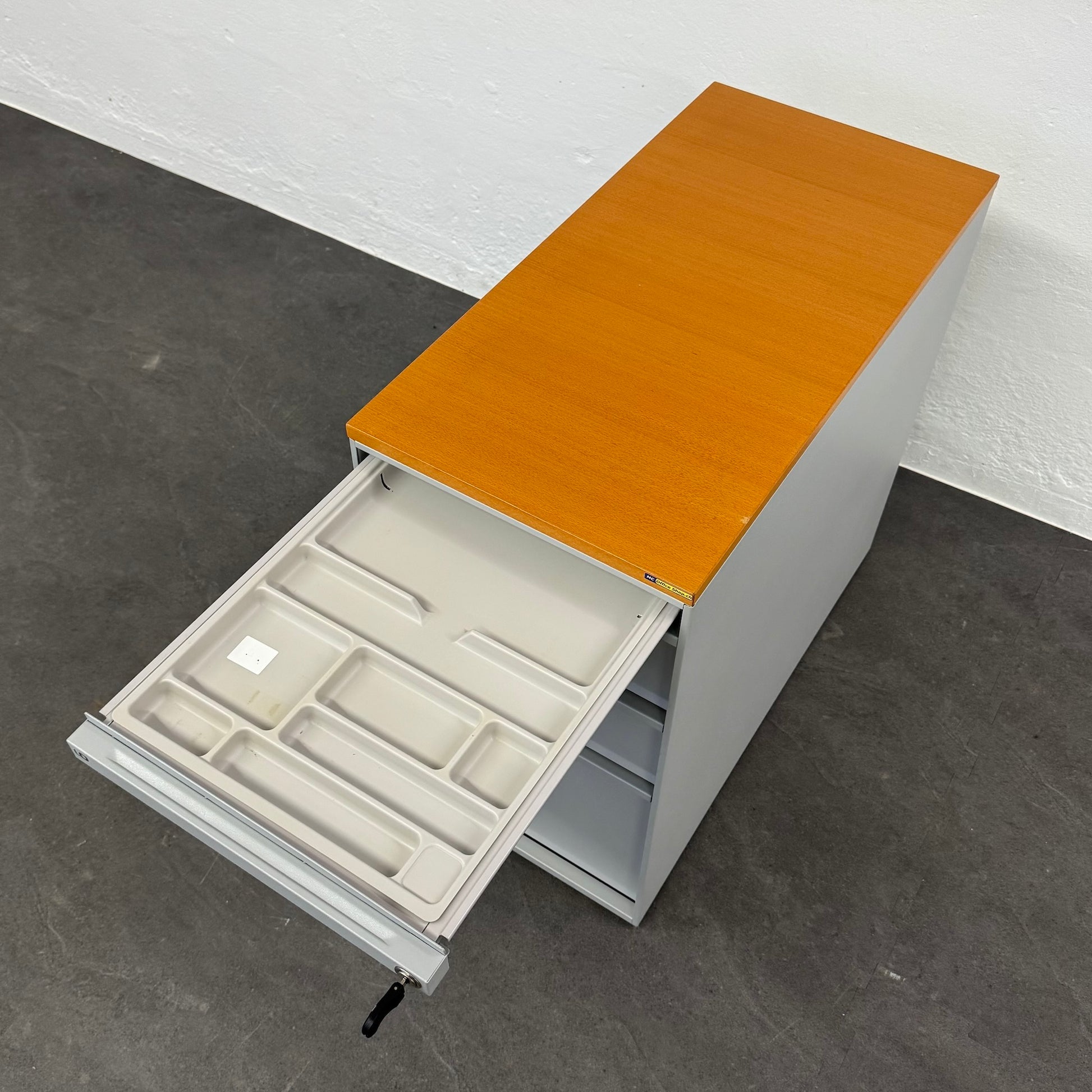 Lista Office LO Serie L Beistell-Korpus mit Materialschale offen